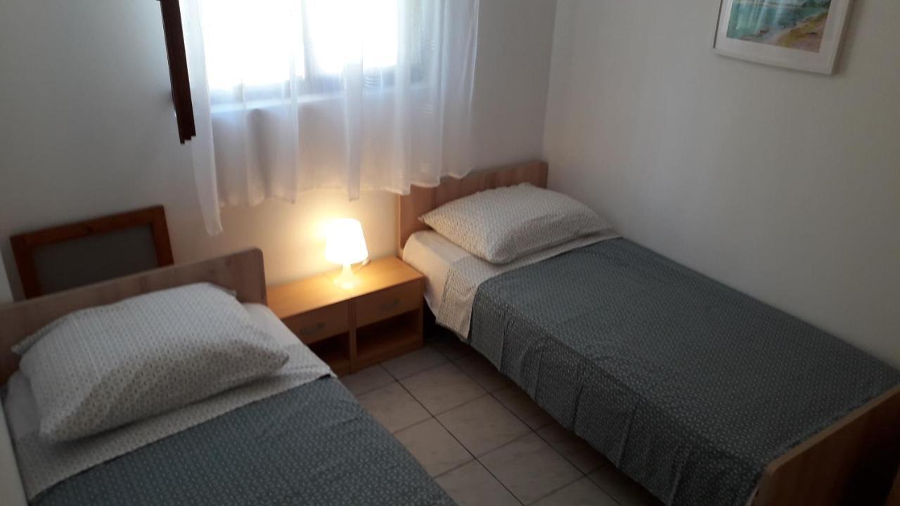 Apartmani Mia Ližnjan Exterior foto
