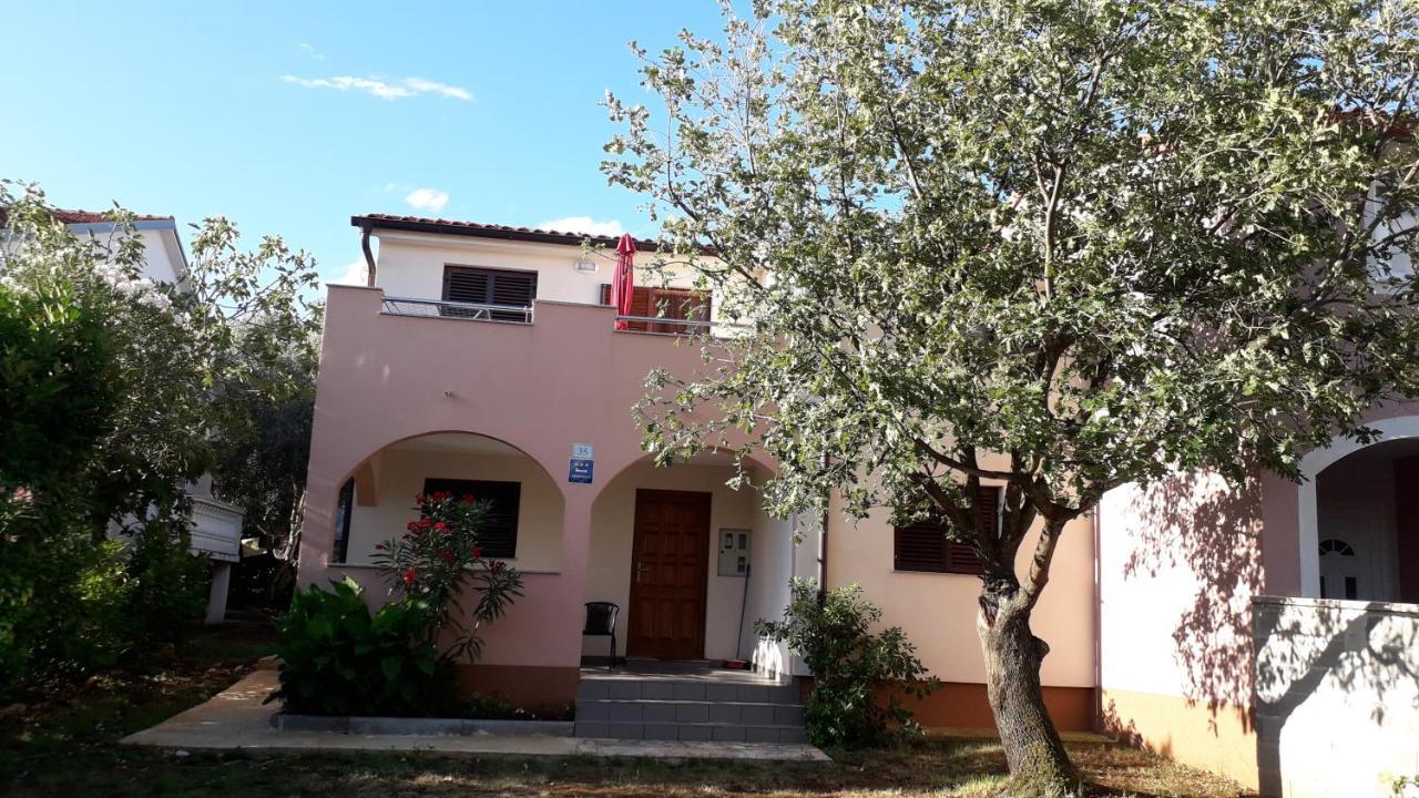 Apartmani Mia Ližnjan Exterior foto