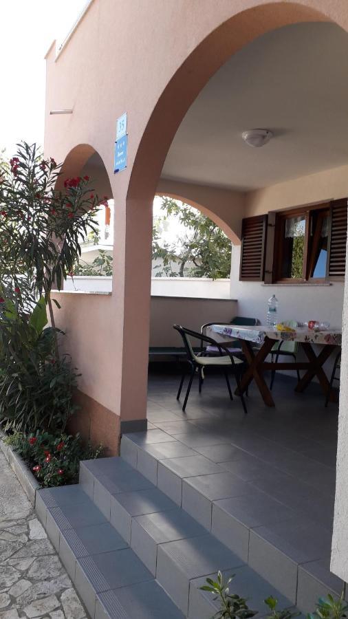 Apartmani Mia Ližnjan Exterior foto