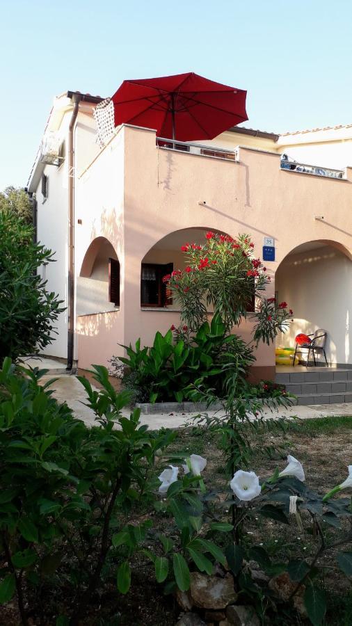 Apartmani Mia Ližnjan Exterior foto