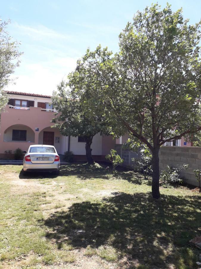 Apartmani Mia Ližnjan Exterior foto